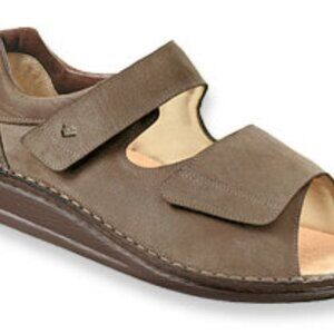 Finn Comfort 96200Sandal in 40 in color tan nubuck